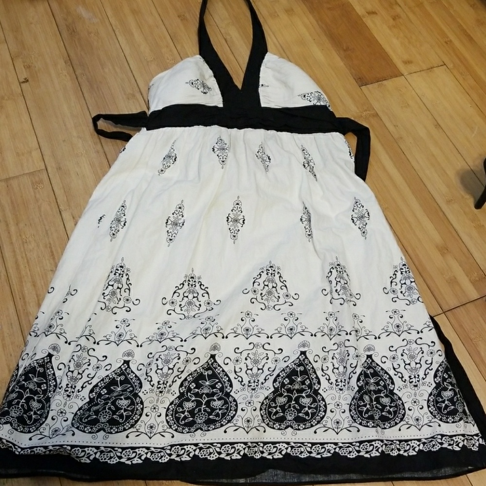Dress - Picture 3 of 3
